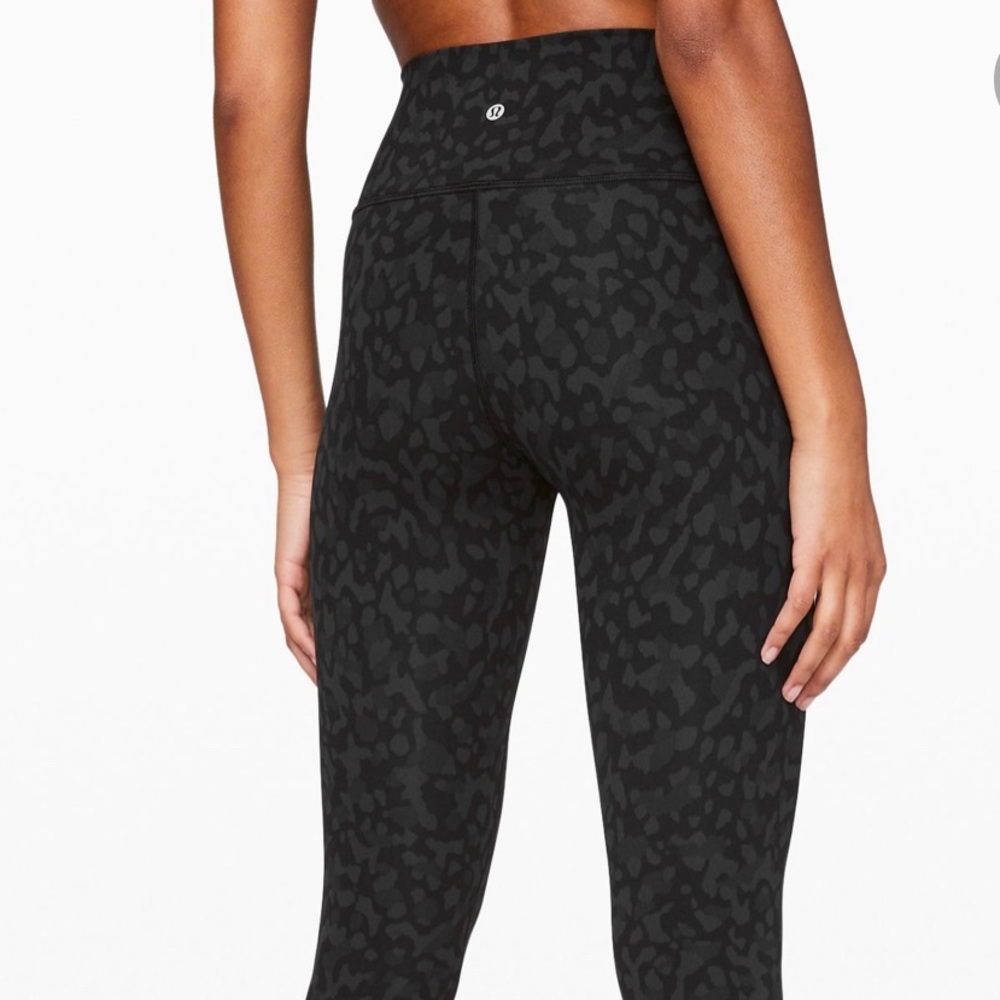 LULULEMON black cheetah leggings size 4